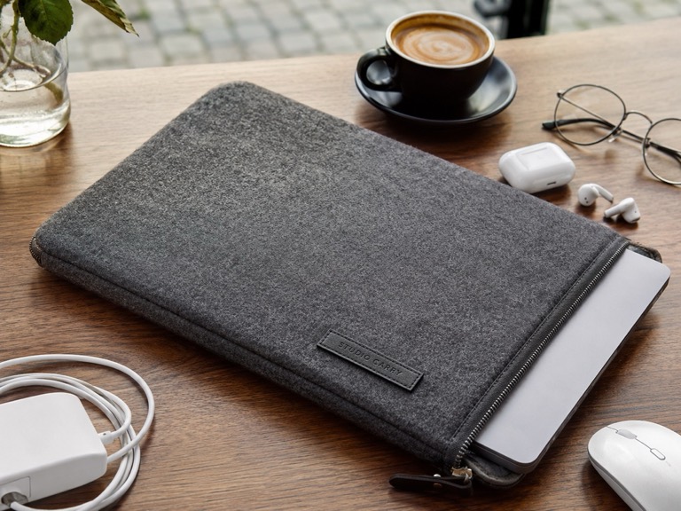 Laptop sleeve